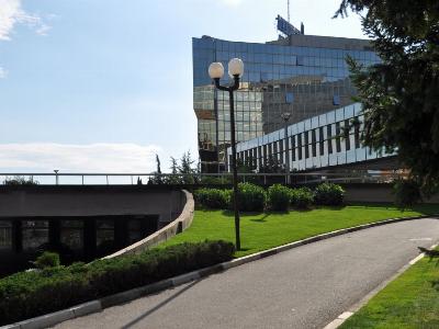 Озелењавање површина – пословна зграда НИС – Београд